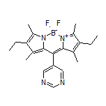 2,8-Diethyl-5,5-difluoro-1,3,7,9-tetramethyl-10-(5-pyrimidinyl)-5H-dipyrrolo[1,2-c:2’,1’-f][1,3,2]diazaborinin-4-ium-5-uide