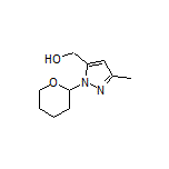 [3-Methyl-1-(tetrahydro-2H-pyran-2-yl)-1H-pyrazol-5-yl]methanol